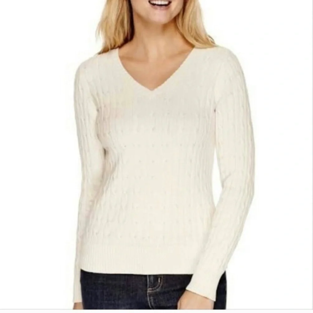 🐺St Johns Bay Ivory V-Neck Knit Sweater